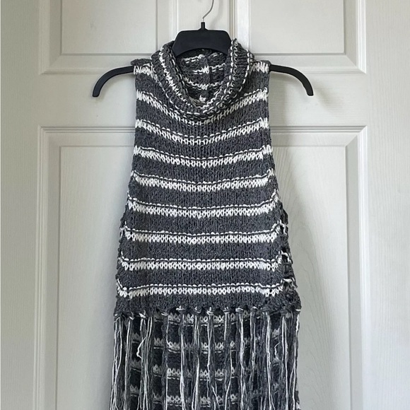 Free People Striped Grey & White Folksong Fringe Knit Boho Cowl Neck Sweater XS - Picture 8 of 10